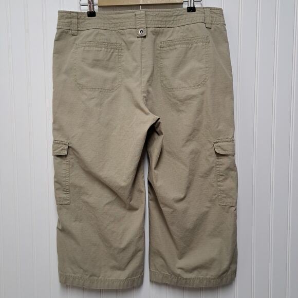 Gander Mountain Capri Cargo Pants Womens 12 Beige 100% Cotton Ripstop Wide Leg - Picture 2 of 15